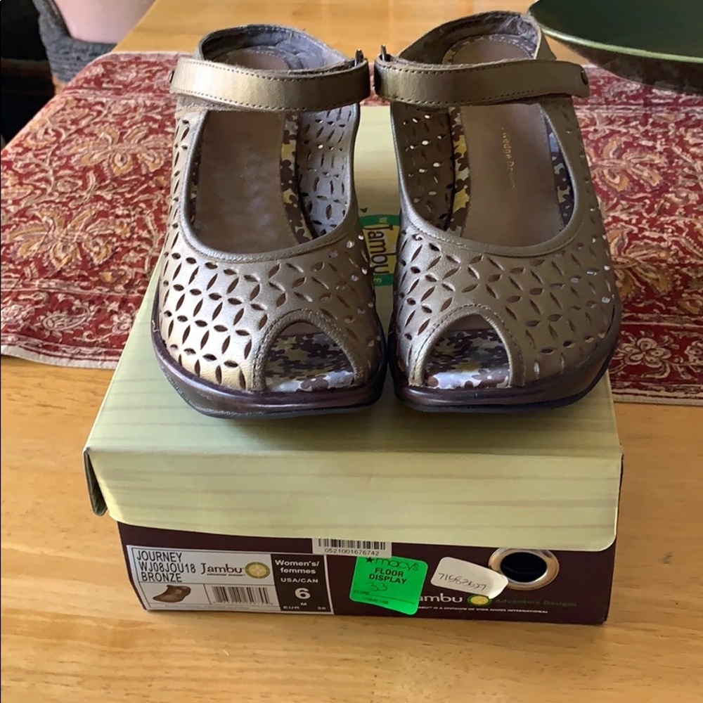 Jambu Gold Clogs/Wedges